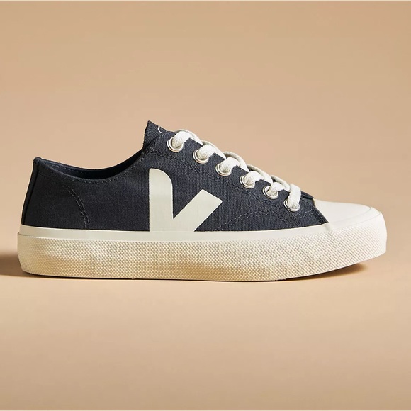 NWT Veja Wata II Low-Top Sneakers - Picture 2 of 4